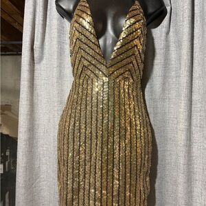 Elegant Gold Sequin Backless Dress